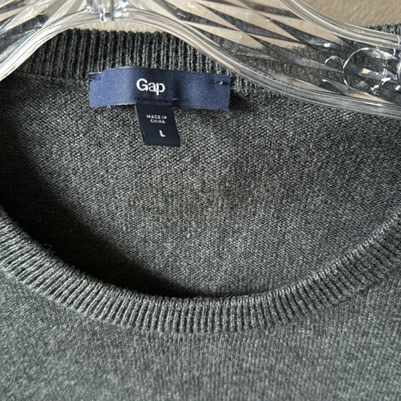 Gap Sweater - Picture 2 of 4